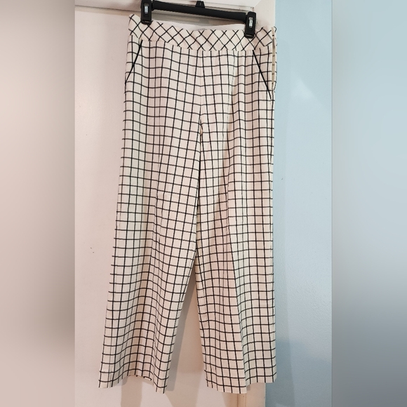 Sara Campbell Pants - Women's Sara Campbell white pants with black stripes size M